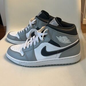 Men’s Jordan 1 mid. Light smoke grey. Only worn a couple times. With box.